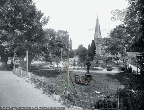 Photo of Horsham, Garden Of Remembrance 1927