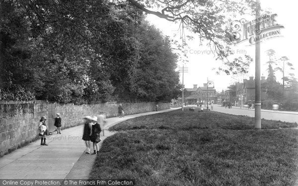 Photo of Horsham, North Street and Railway Station 1924