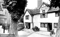 Old Houses 1927, Horsham