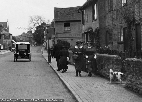 Photo of Horsham, Queen Street 1924