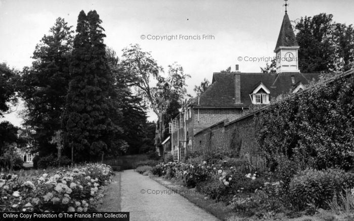 Photo of Horsham, Roffey Park, Institute Residence c.1955