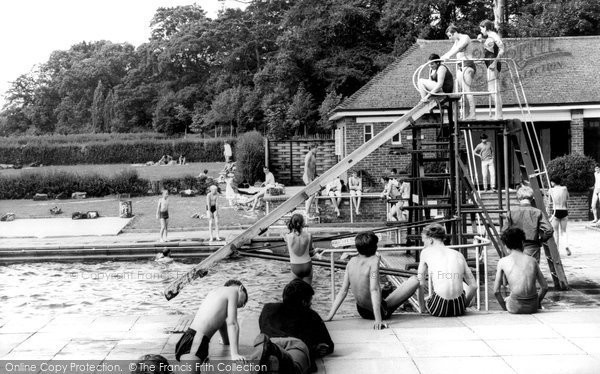 Photo of Horsham, Swimming Pool c.1965