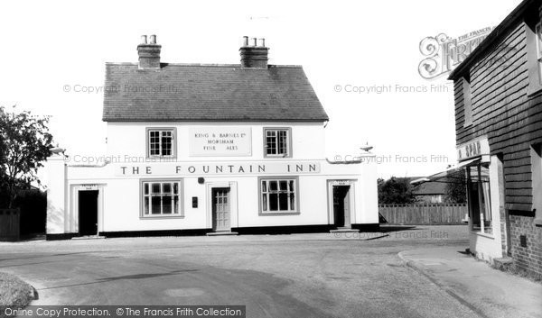 Photo of Horsham, The Fountain Inn c.1960