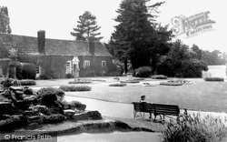 The Park 1934, Horsham