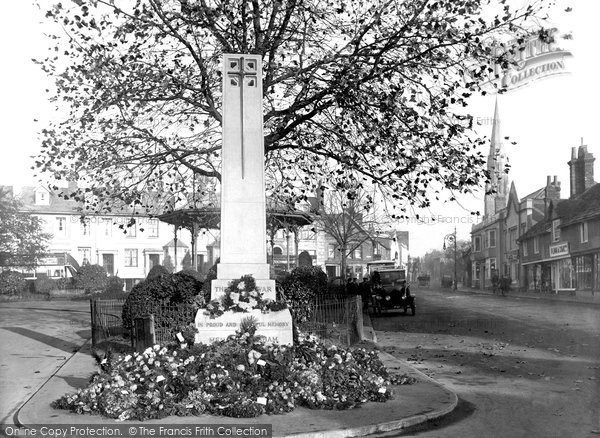 Photo of Horsham, War Memorial c.1930