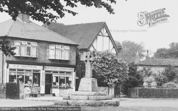Photo of Horton, Griffiths' Newsagent, Colnbrook Road c.1960