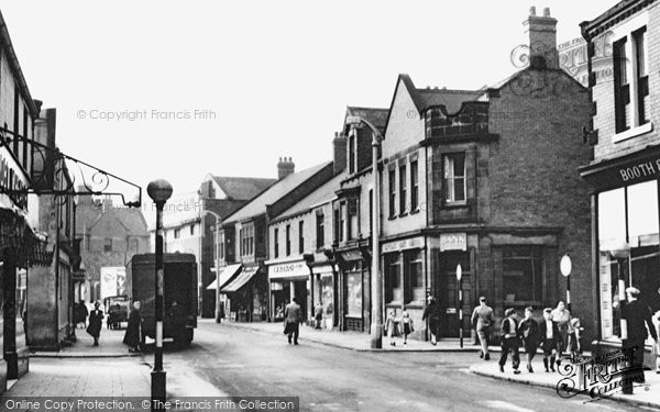 Photo of Houghton Le Spring, Newbottle Street 1968