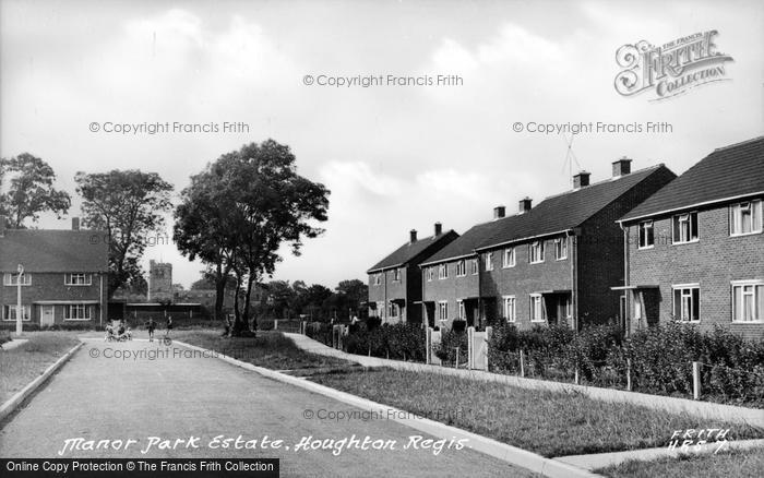 Photo of Houghton Regis, Manor Park Estate c.1955