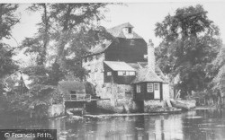 The Mill c.1960, Houghton