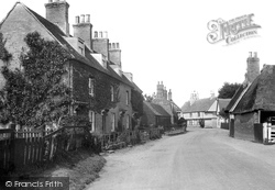 The Village 1914, Houghton