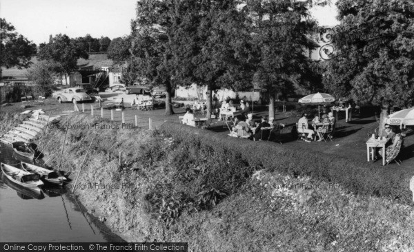 Photo of Houghton, Vinsons Riverside Tea Gardens c.1960