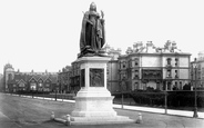 Victoria Statue 1902, Hove