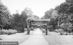 Ashes Gardens c.1955, Howden