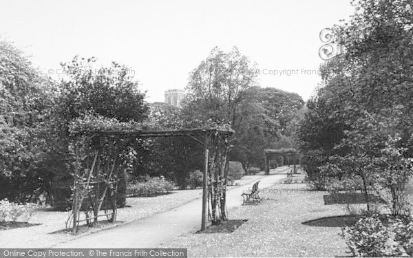 Photo of Howden, Ashes Gardens c.1960