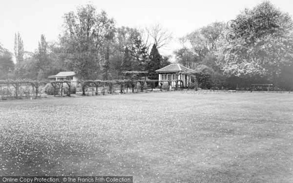 Photo of Howden, Ashes Gardens c.1960
