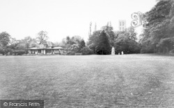 Ashes Gardens c.1960, Howden