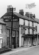 Bowmans Hotel, Bridgegate c.1965, Howden