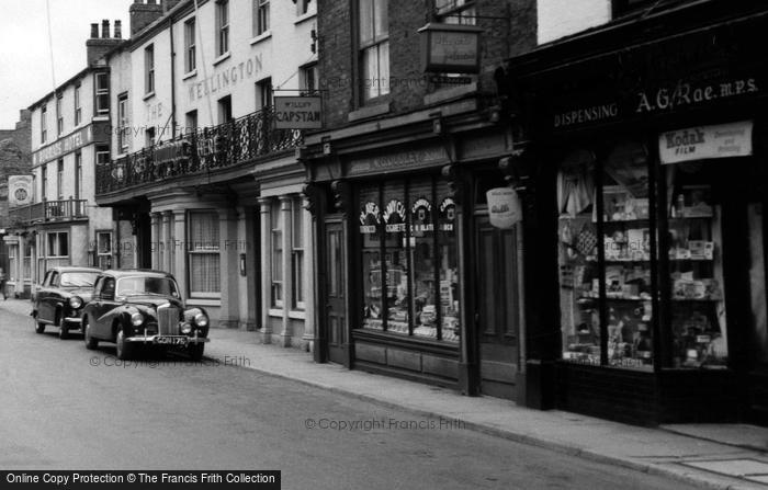 Photo of Howden, Bridgegate c.1955