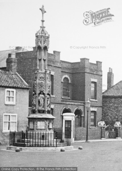 Photo of Howden, Bridgegate Cross c.1955