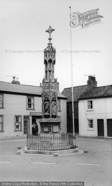 Photo of Howden, Bridgegate Cross c.1965