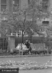Couple On Park Bench 1965, Hoxton