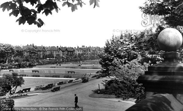 Photo of Huddersfield, Bowling Greens And Tennis Court, Greenhead Park c.1960