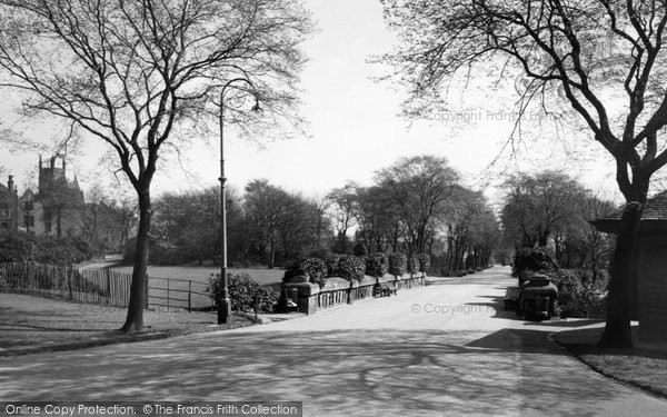 Photo of Huddersfield, Greenhead Park c.1960