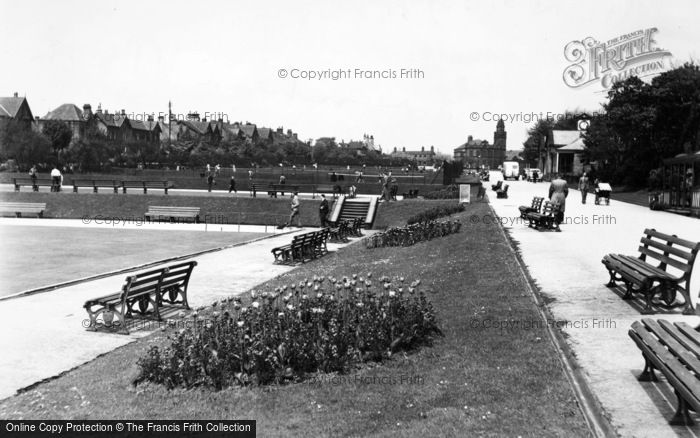 Photo of Huddersfield, Tennis Courts, Greenhead Park c.1955