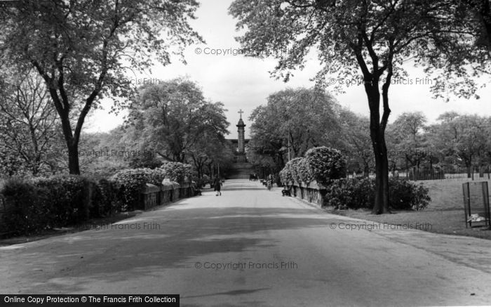 Photo of Huddersfield, The Main Drive, Greenhead Park c.1960