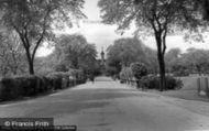 The Main Drive, Greenhead Park c.1960, Huddersfield