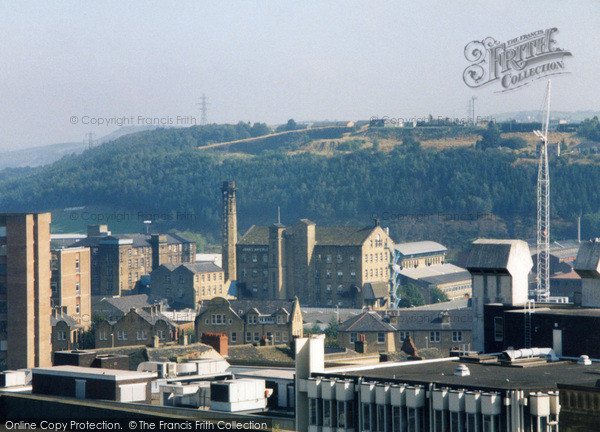 Photo of Huddersfield, View Towards Kilner Bank 2005