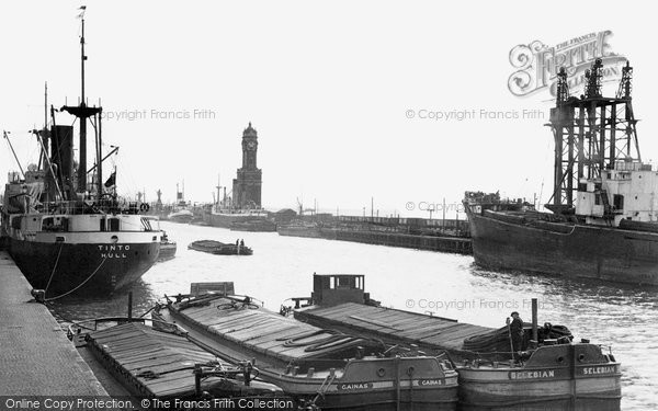 Photo of Hull, Albert Dock c.1955