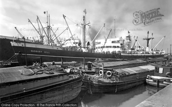Photo of Hull, Alexandra Dock c.1955