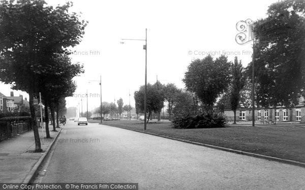 Photo of Hull, Anlaby High Road c.1965