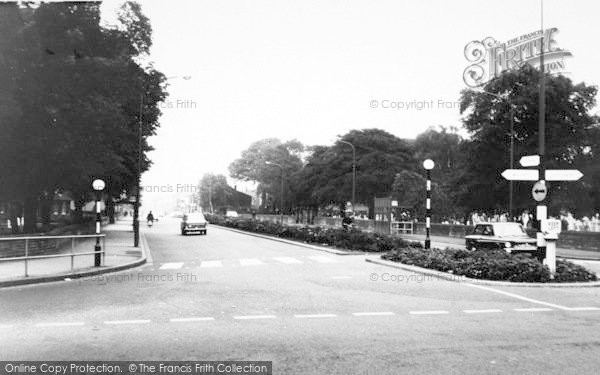 Photo of Hull, Chanterlands Avenue c.1965