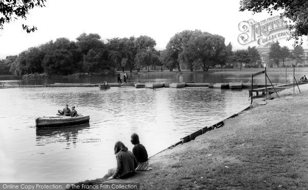 Photo of Hull, East Park Boating Lake c.1965