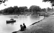 Hull, East Park Boating Lake c1965