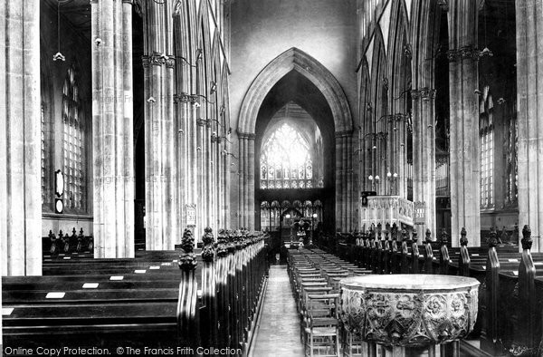 Photo of Hull, Holy Trinity Church, Interior 1903