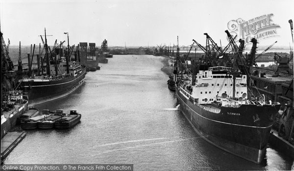 Photo of Hull, King George Dock c.1960