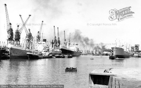 Photo of Hull, King George Dock c.1960