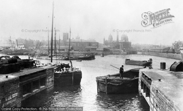 Photo of Hull, Prince's Dock 1903