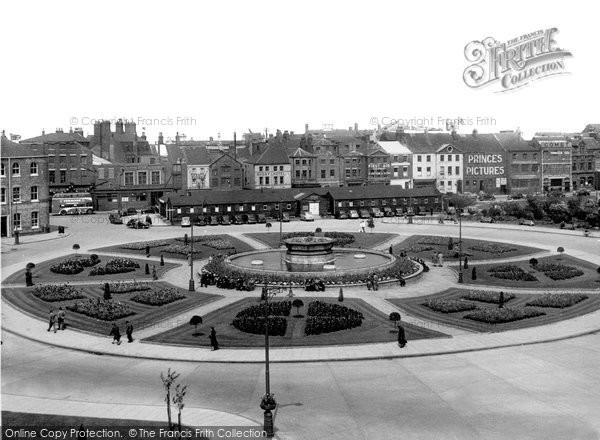 Photo of Hull, Queens Gardens c.1955