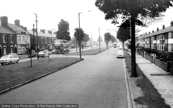 Photo of Hull, Spring Bank West c.1965