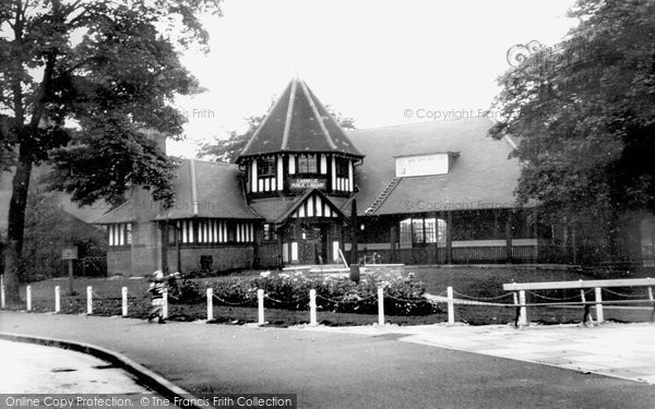 Photo of Hull, The Carnegie Public Library c.1965