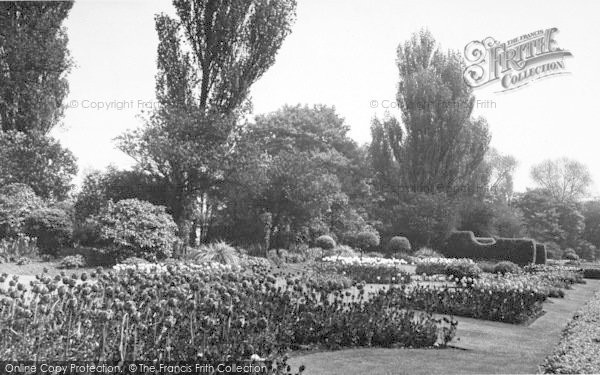 Photo of Hull, The Gardens, West Park c.1955