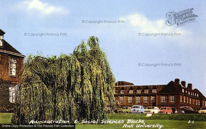 Photo of Hull, University, Administration & Social Sciences Blocks c.1970