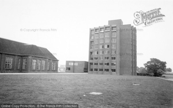 Photo of Hull, University, Loten Hall c.1965