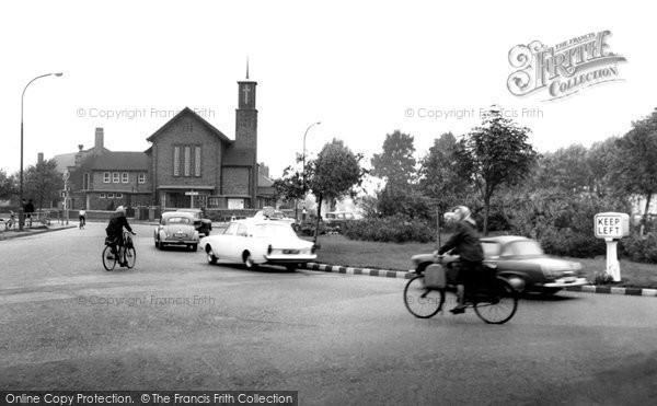 Photo of Hull  Willerby Road Spring  Bank  West c 1965