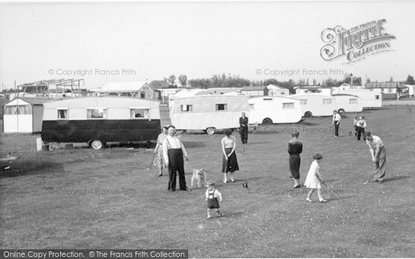 Photo of Humberston, Beacholme Holiday Camp, Putting Green c.1955