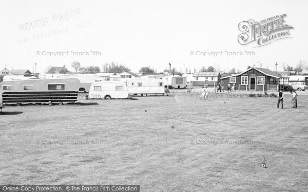 Photo of Humberston, Beacholme Holiday Camp, Putting Green c.1955